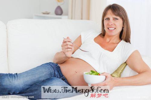 孕妇梦见吃饭是什么意思