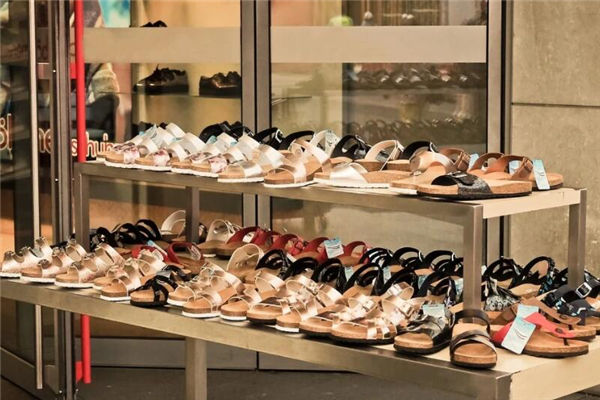 梦见买鞋子是什么意思,女人梦见买鞋子是什么意思