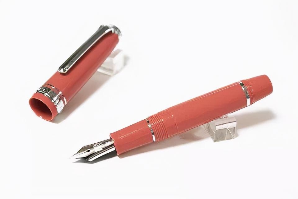 2星座专属钢笔,哪个星座老考100分"