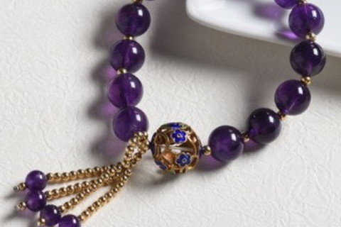 紫色水晶手链的寓意是什么 紫色水晶手链能转运吗