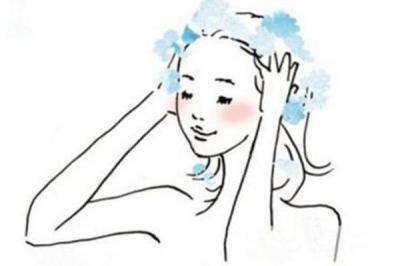 梦见洗头发是什么意思 女人梦到自己给自己洗头有什么预兆